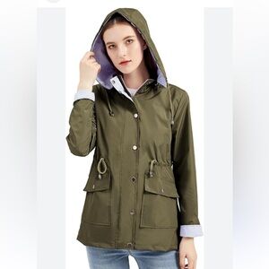 IFFEI | Women's Lightweight Waterproof Rain Coat Outdoor Hooded Windbreaker